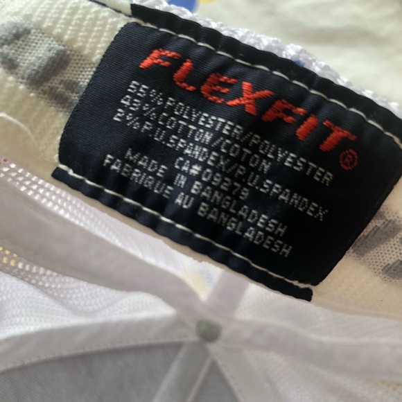 🎉🎉NWT Flexfit Cap - Picture 6 of 9